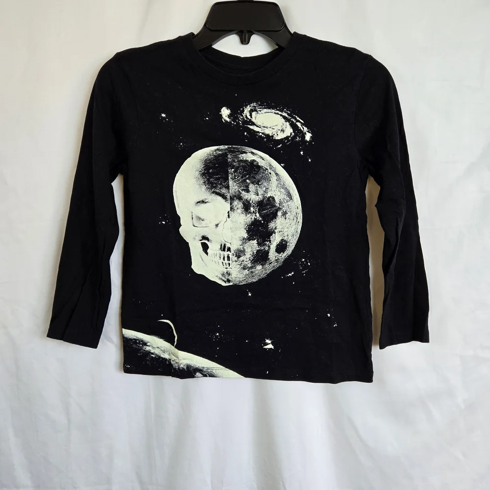 Children's Place Boys Black Long Sleeve Glow in the Dark Skull Moon‎ Space Tee M